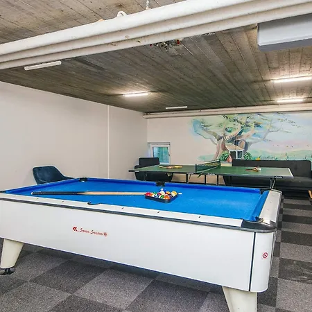 Apartment 4 Person In *